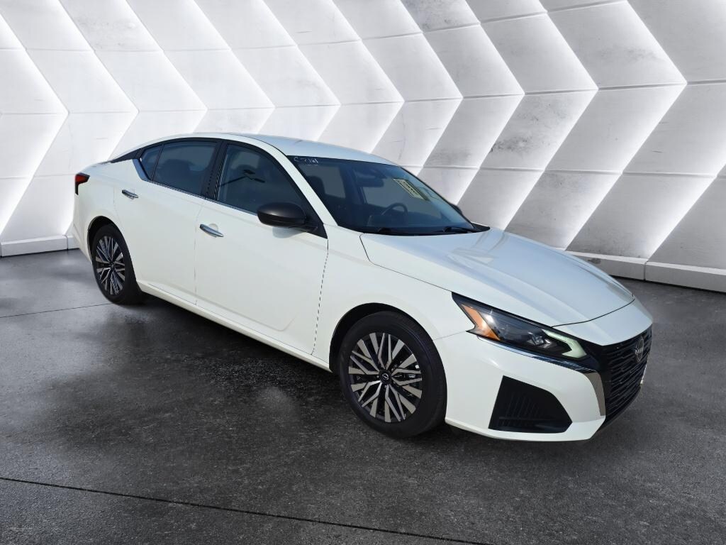 Used 2025 Nissan Altima SV