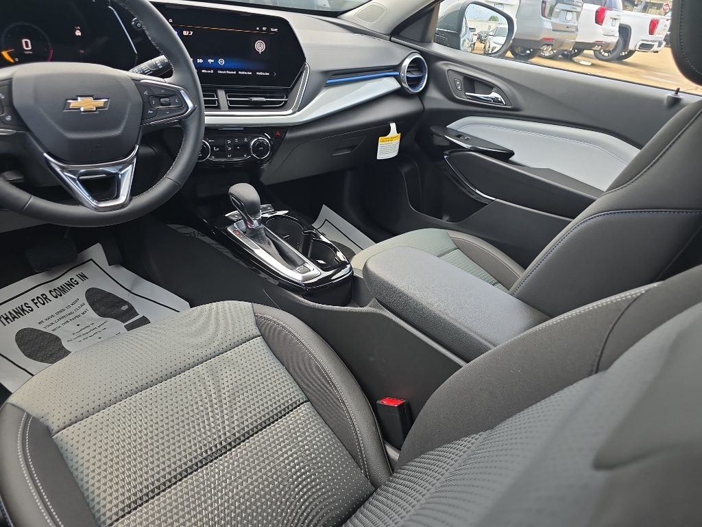 2026 Chevrolet Trax LT - Photo 9