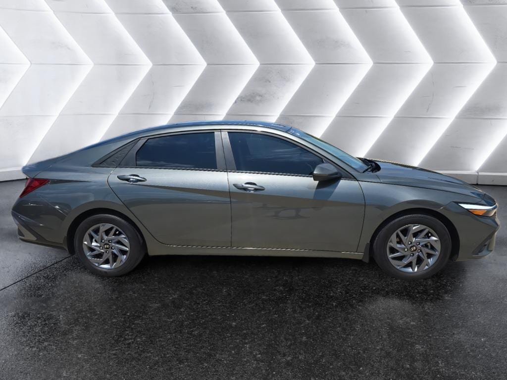 Used 2024 Hyundai Elantra SEL Sedan