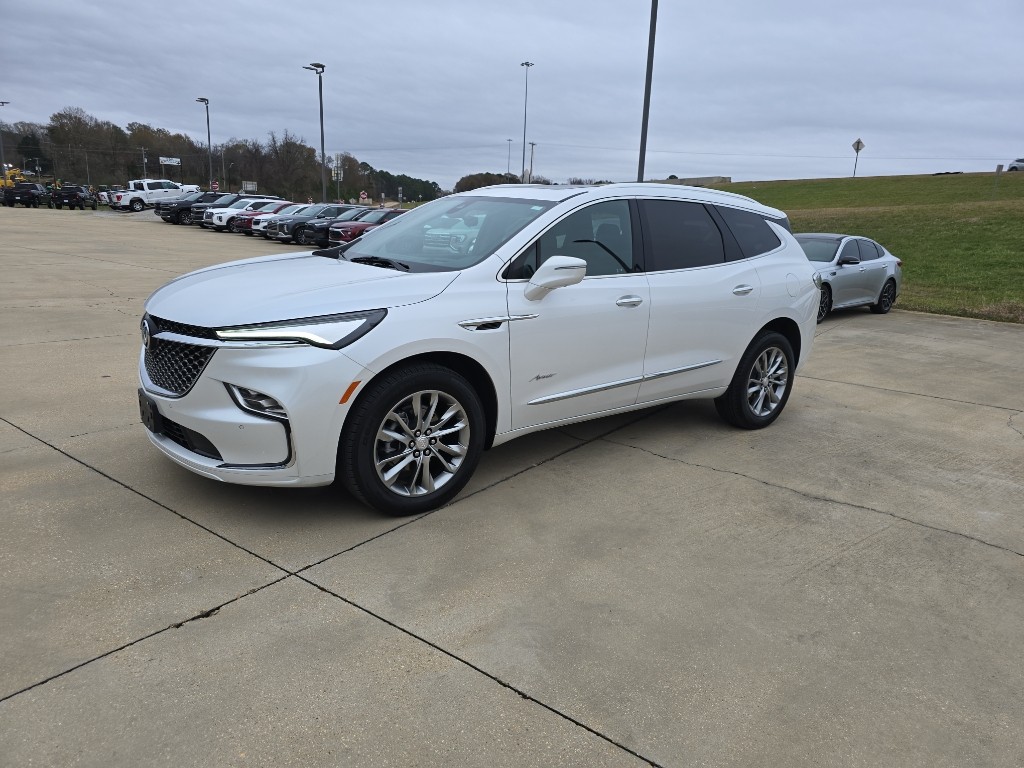 2022 Buick Enclave Avenir's photo