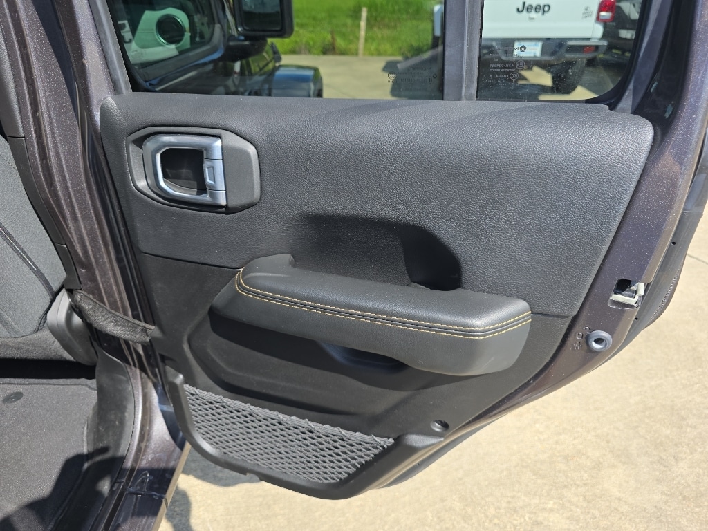 2025 Jeep Wrangler 4-Door Sahara - Photo 17
