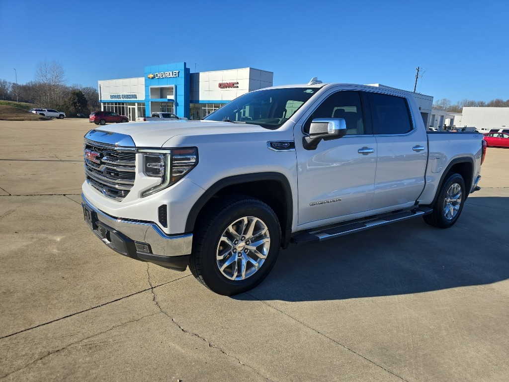 2022 GMC Sierra SLT's photo