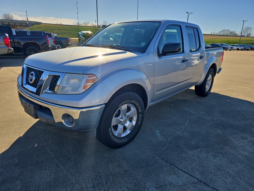 2010 Nissan Frontier SE's photo