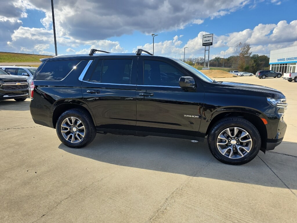 2023 Chevrolet Tahoe LS photo 4