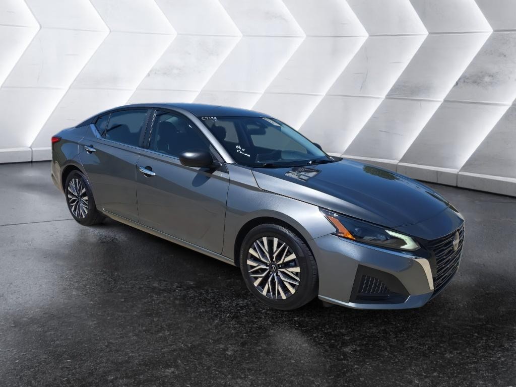 Used 2025 Nissan Altima SV