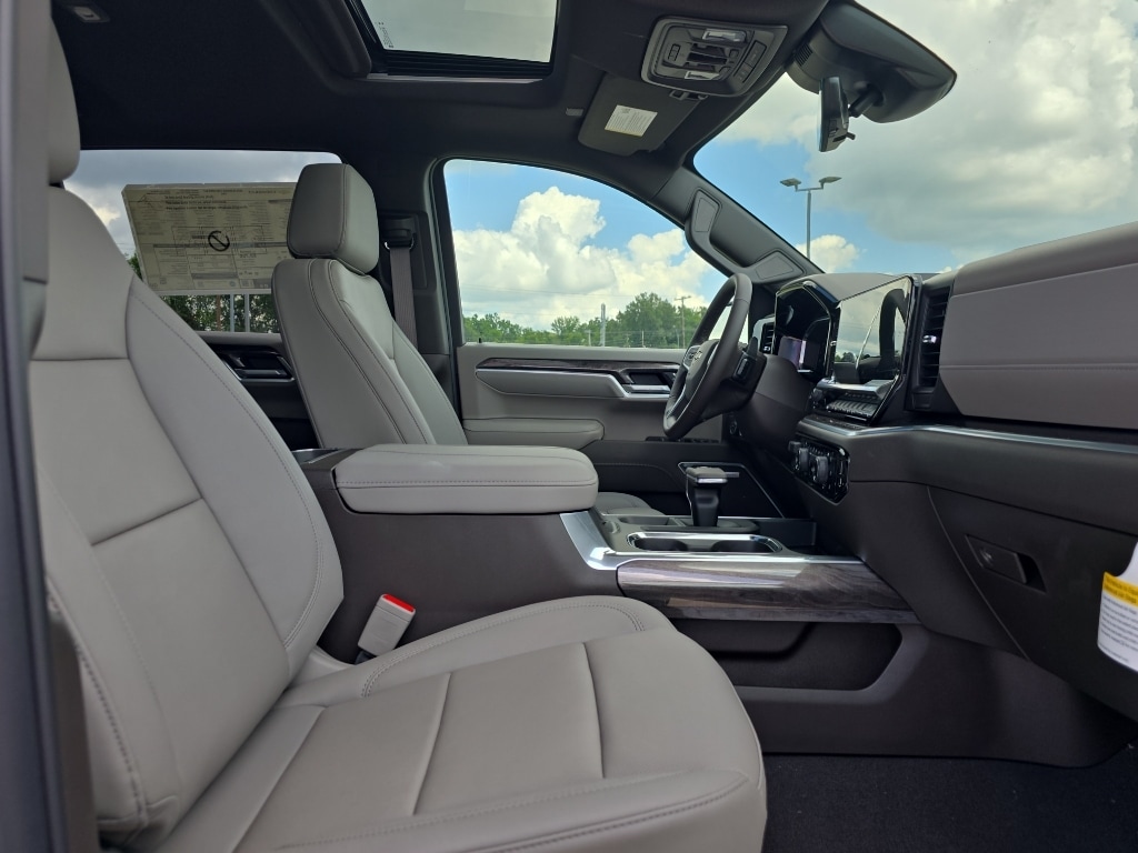 2026 Chevrolet Silverado 1500 LTZ - Photo 13