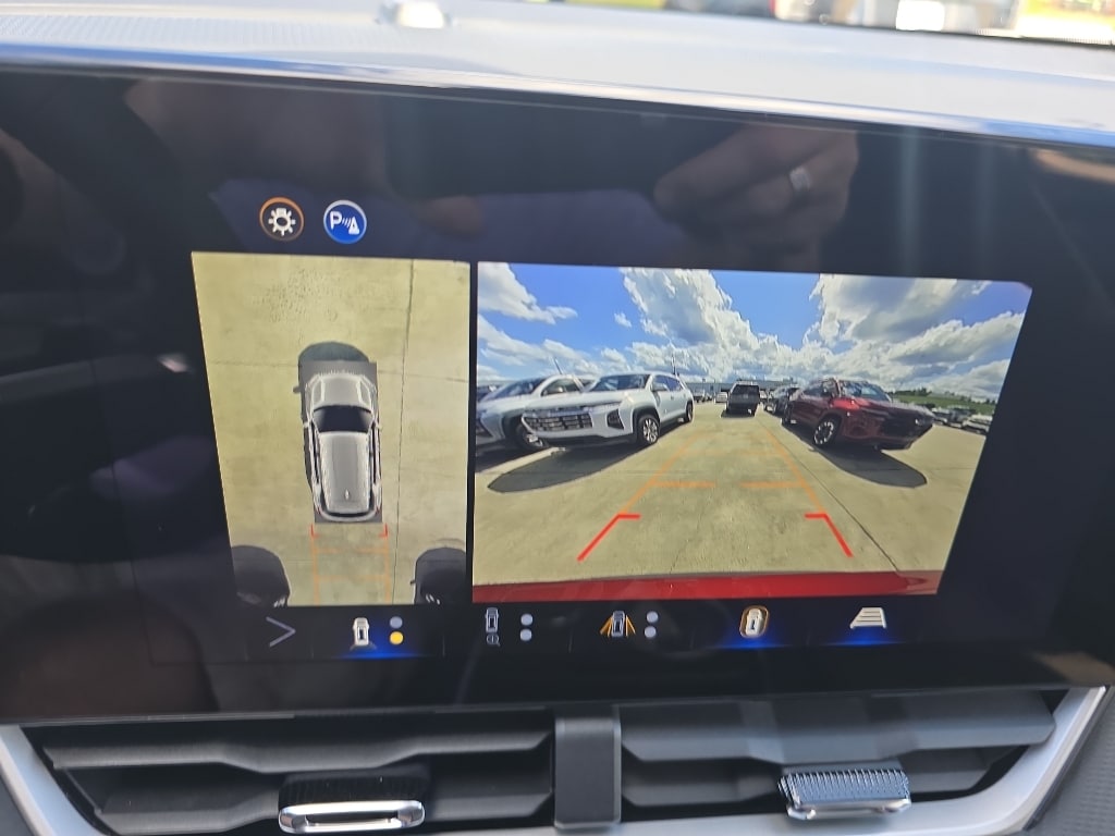 2026 Chevrolet Equinox LT - Photo 25