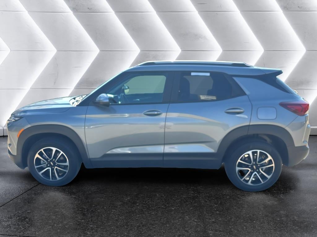 Used 2025 Chevrolet Trailblazer LT SUV