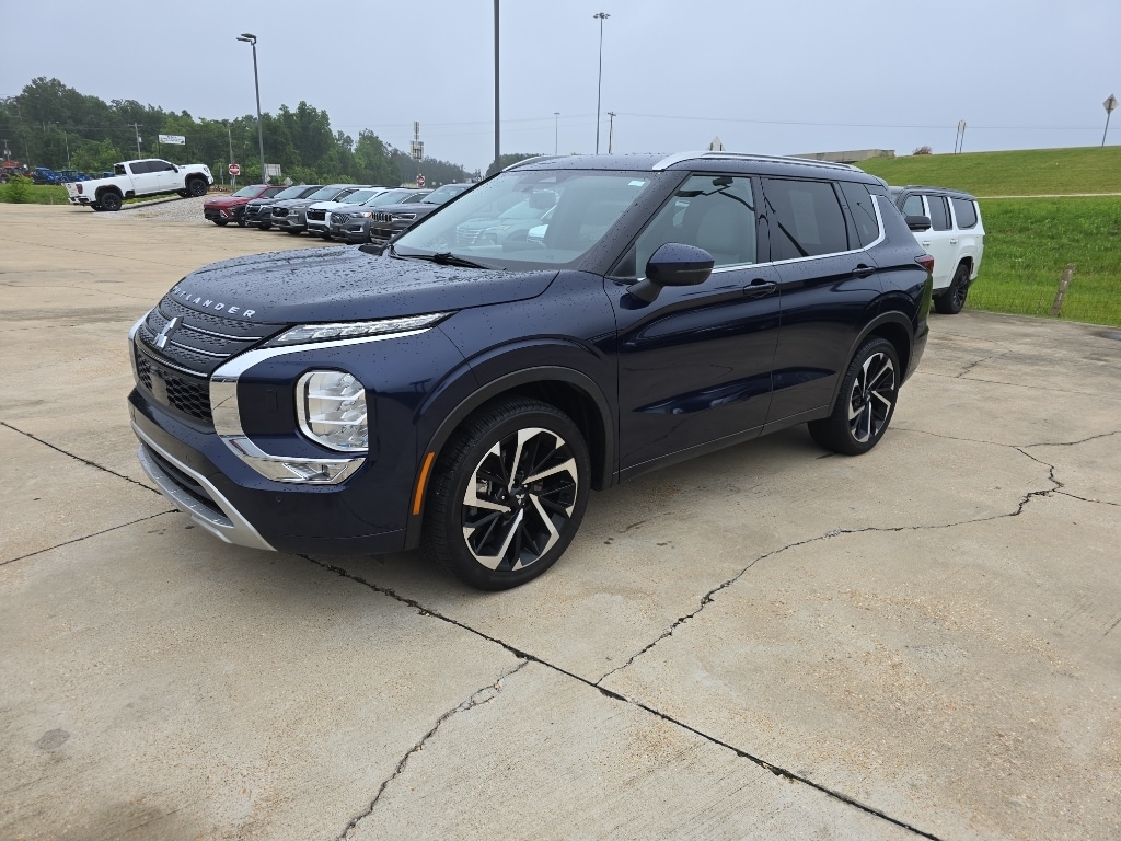2024 Mitsubishi Outlander SEL S-AWC's photo