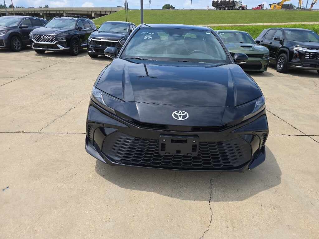 Used 2025 Toyota Camry SE Sedan