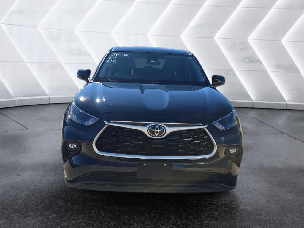 Used 2024 Toyota Highlander LE SUV