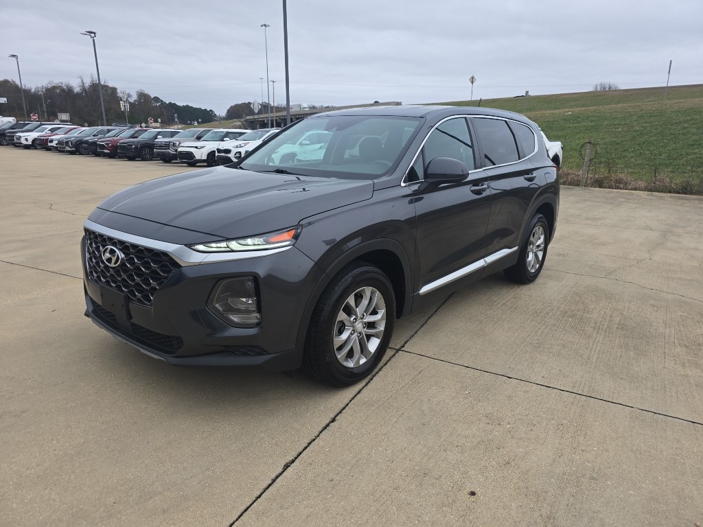 2020 Hyundai Santa Fe SE's photo