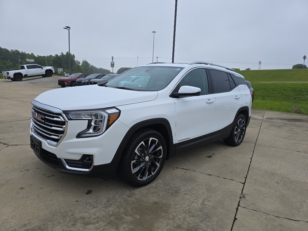 2024 GMC Terrain SLT FWD's photo