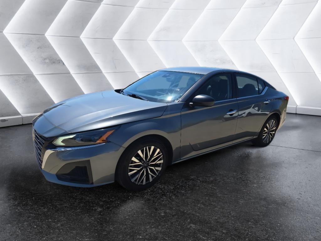 Used 2025 Nissan Altima SV