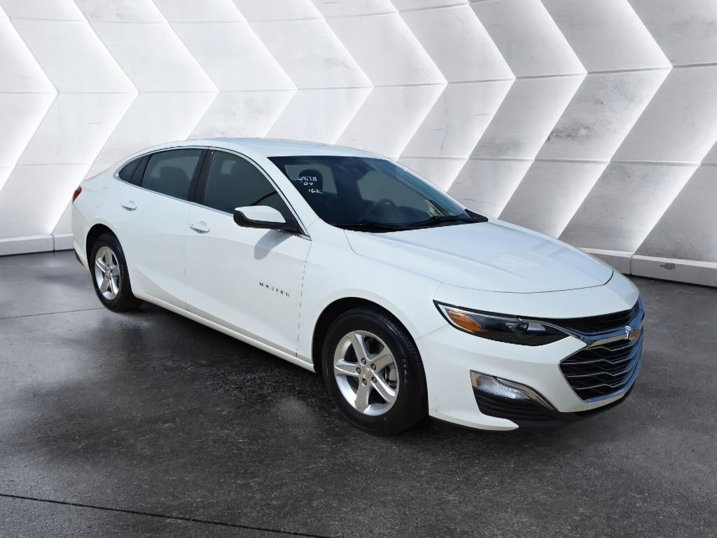 2024 Chevrolet Malibu LS photo 3