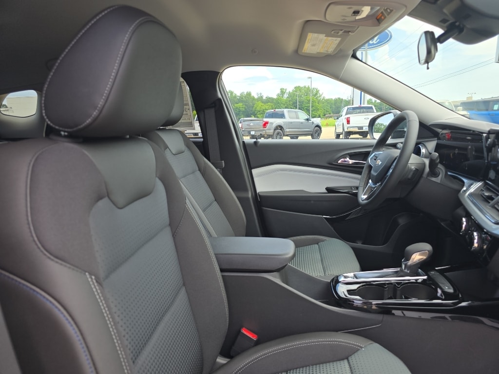 2026 Chevrolet Trax LT - Photo 14
