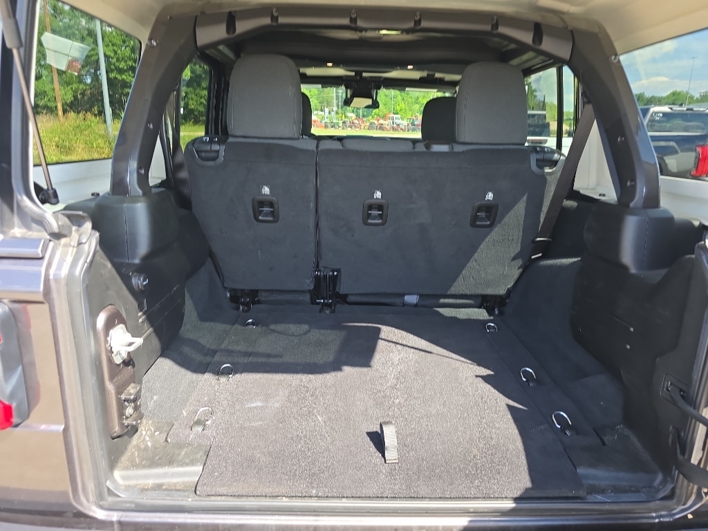 2025 Jeep Wrangler 4-Door Sahara - Photo 13