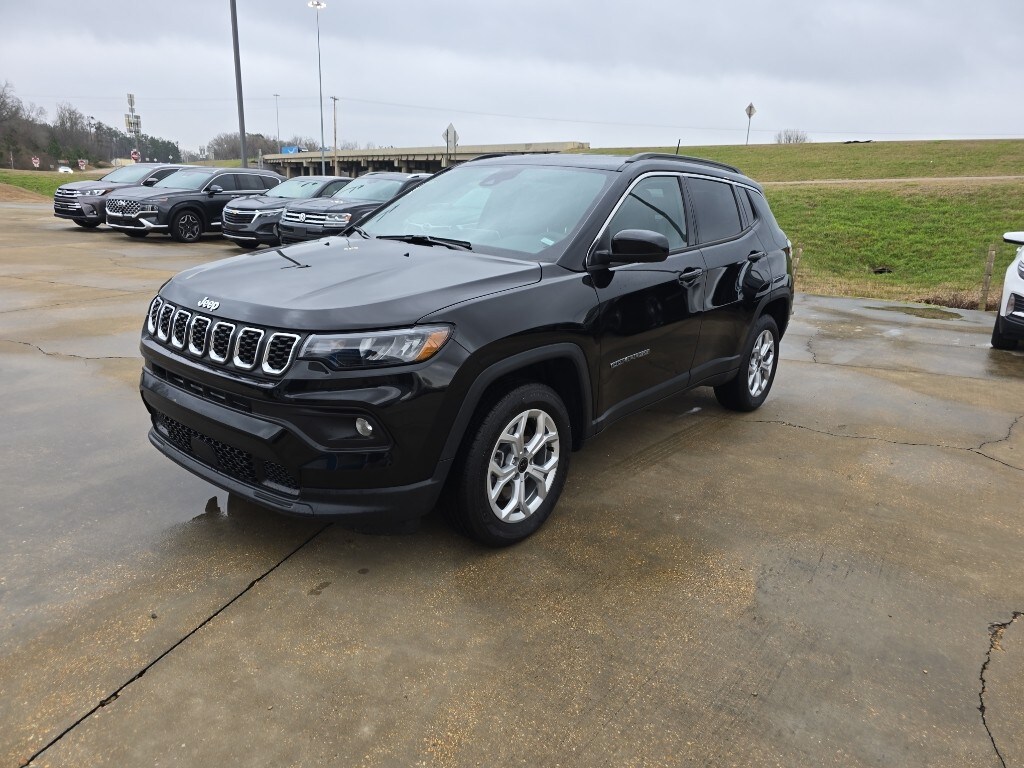 Used 2025 Jeep Compass Latitude 4x4 SUV