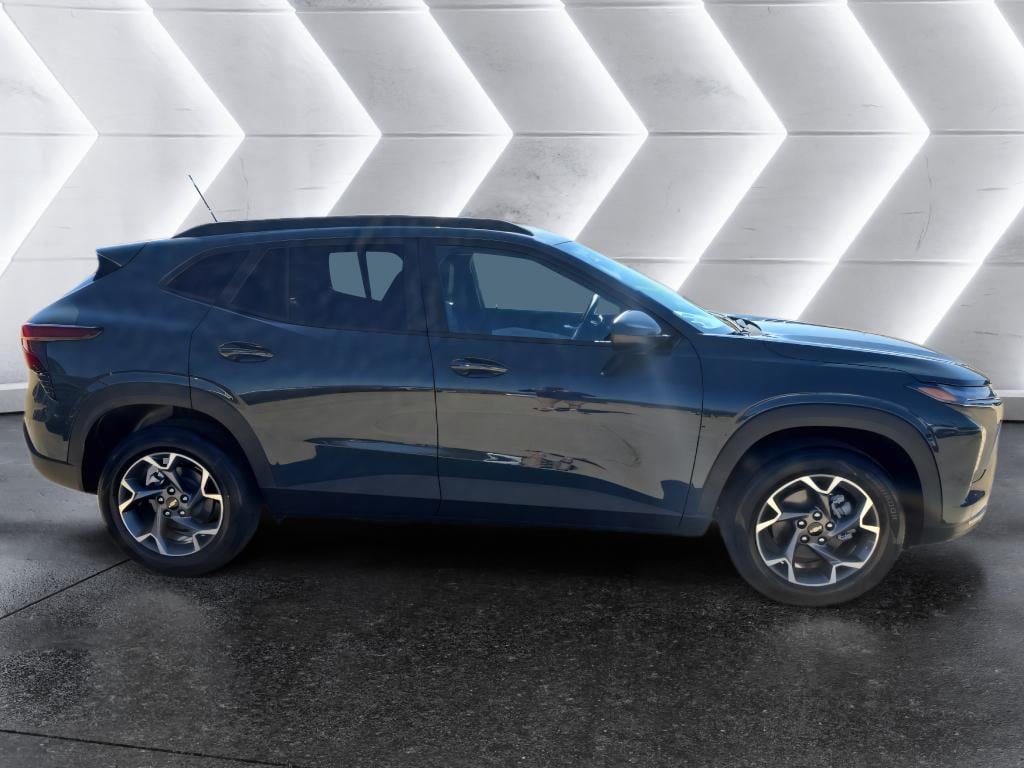 New 2026 Chevrolet Trax LT SUV