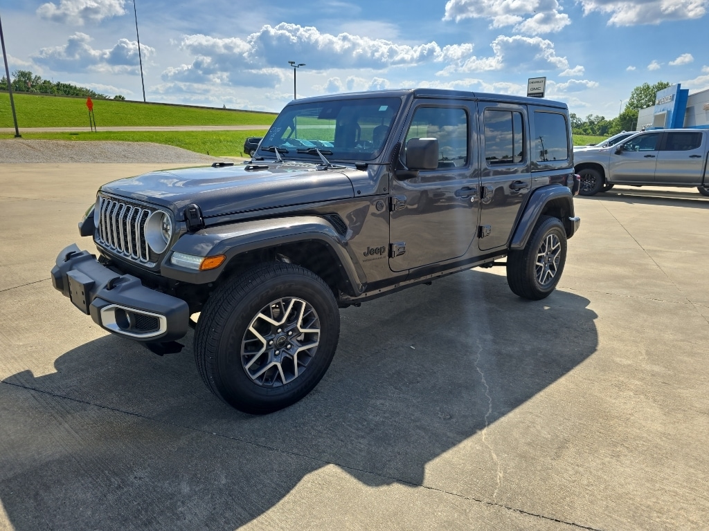 2025 Jeep Wrangler Sahara's photo