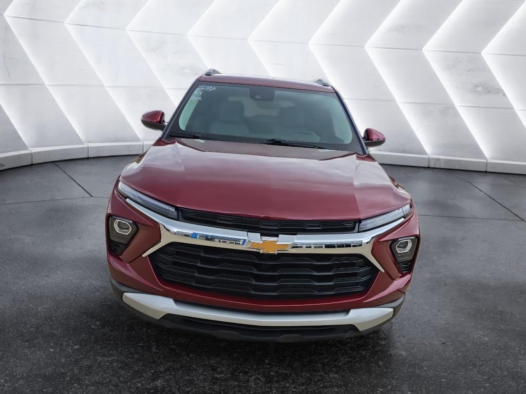 2024 Chevrolet Trailblazer LT photo 2