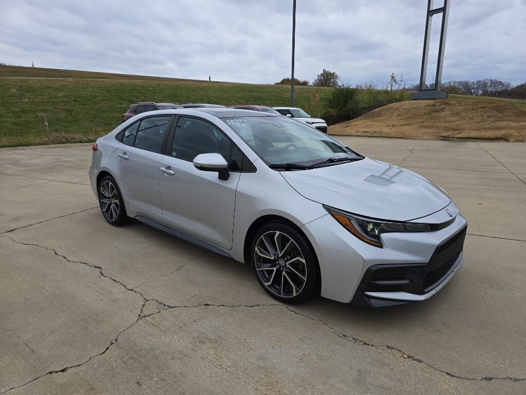 2022 Toyota Corolla SE photo 3
