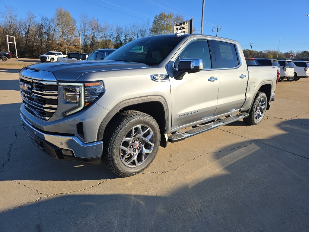 2026 GMC Sierra 1500 SLT's photo