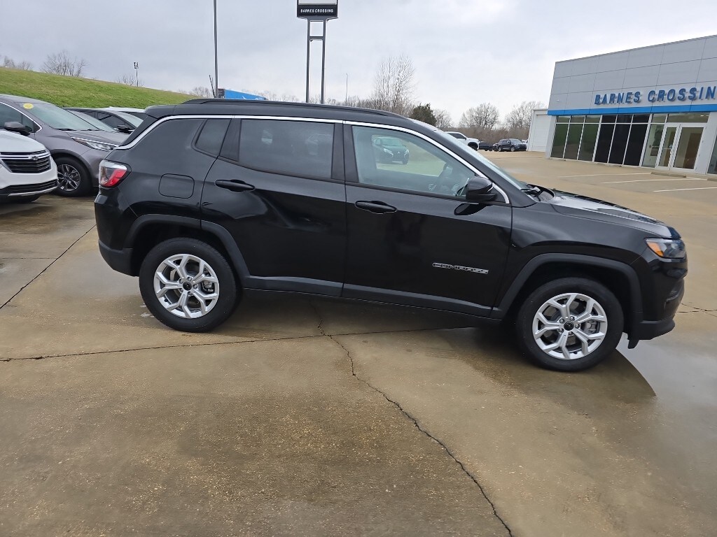 Used 2025 Jeep Compass Latitude 4x4 SUV
