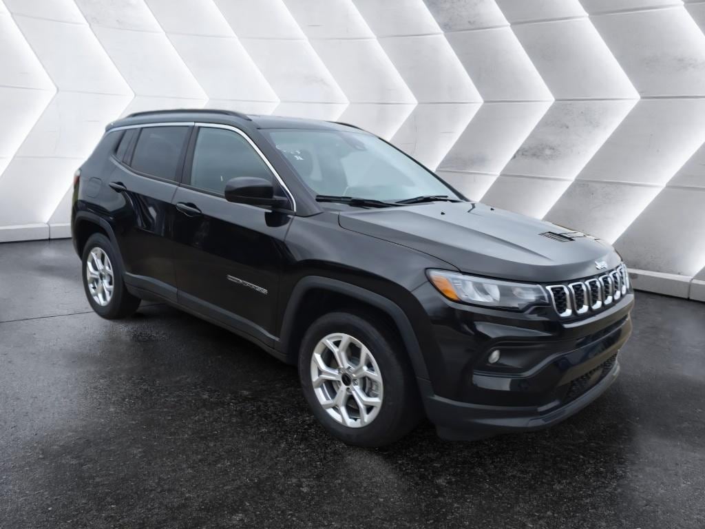Used 2025 Jeep Compass Latitude 4x4 SUV