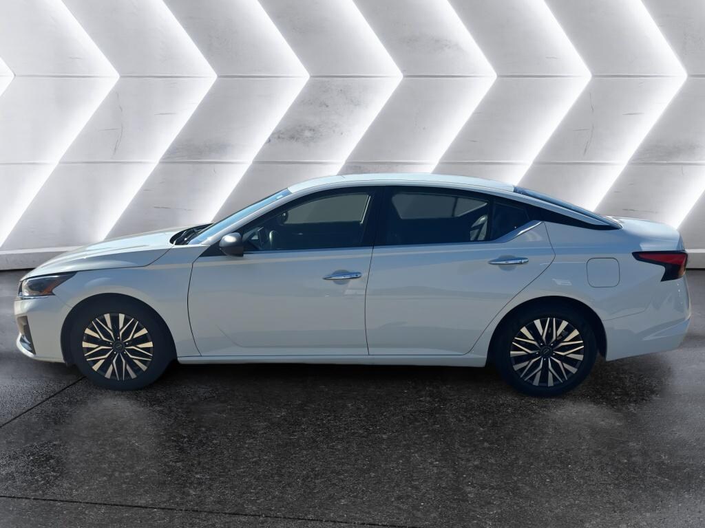 Used 2025 Nissan Altima SV FWD Sedan