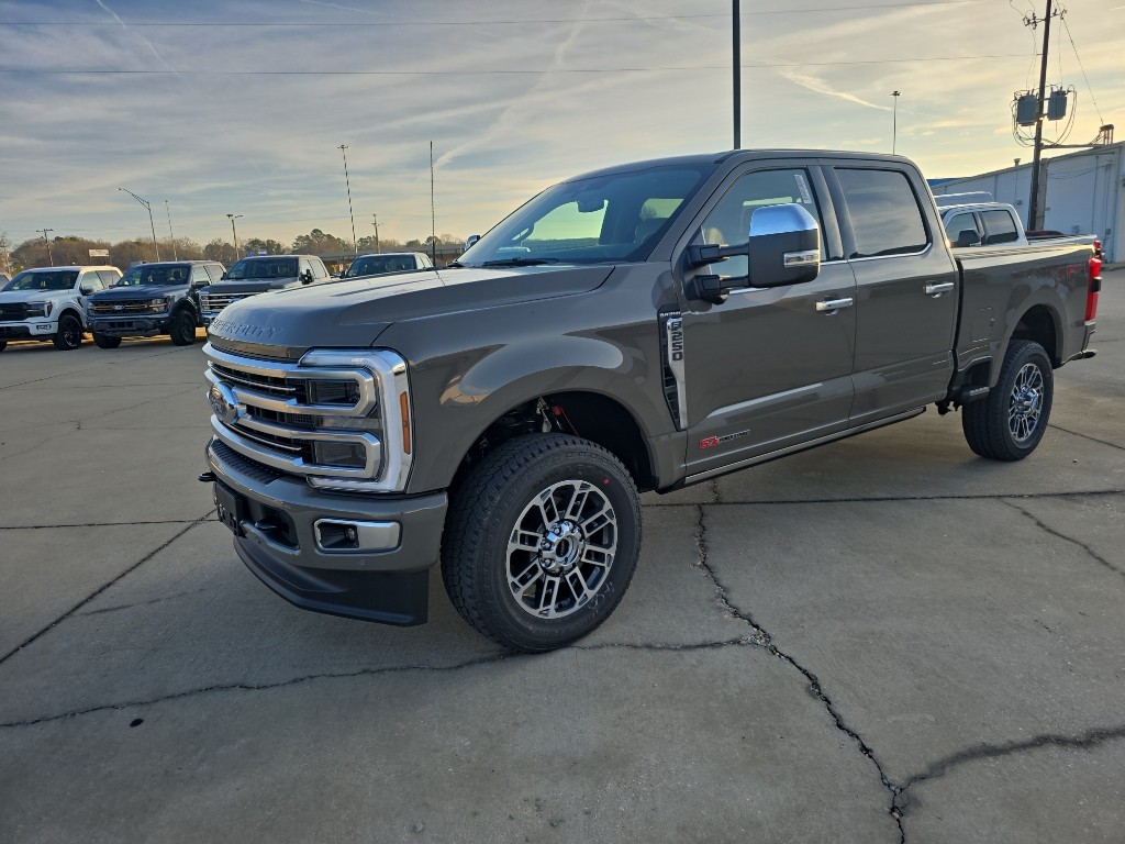 2026 Ford F-250 Super Duty Platinum's photo