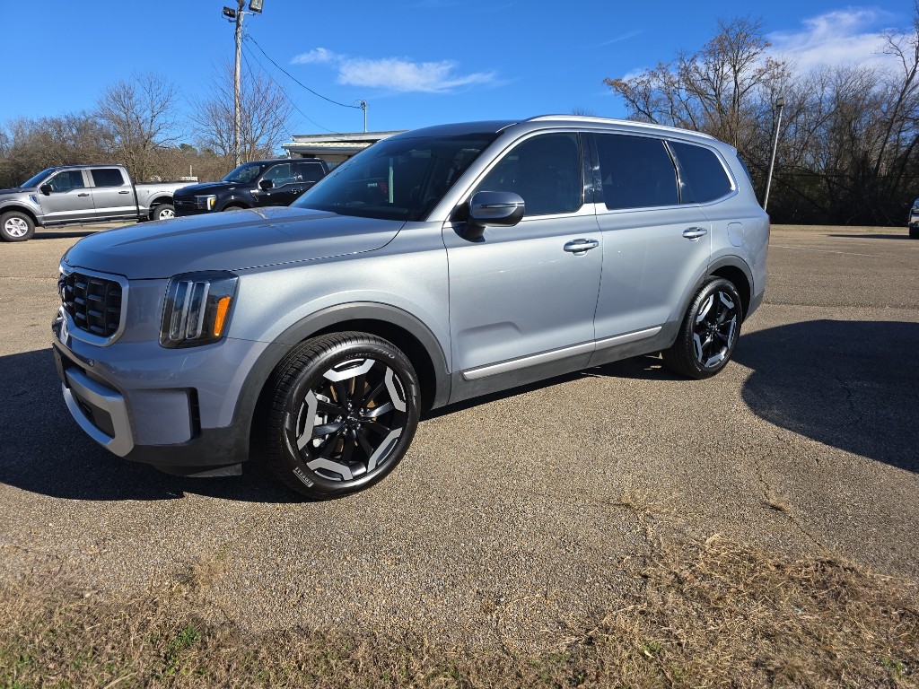 2025 Kia Telluride S's photo