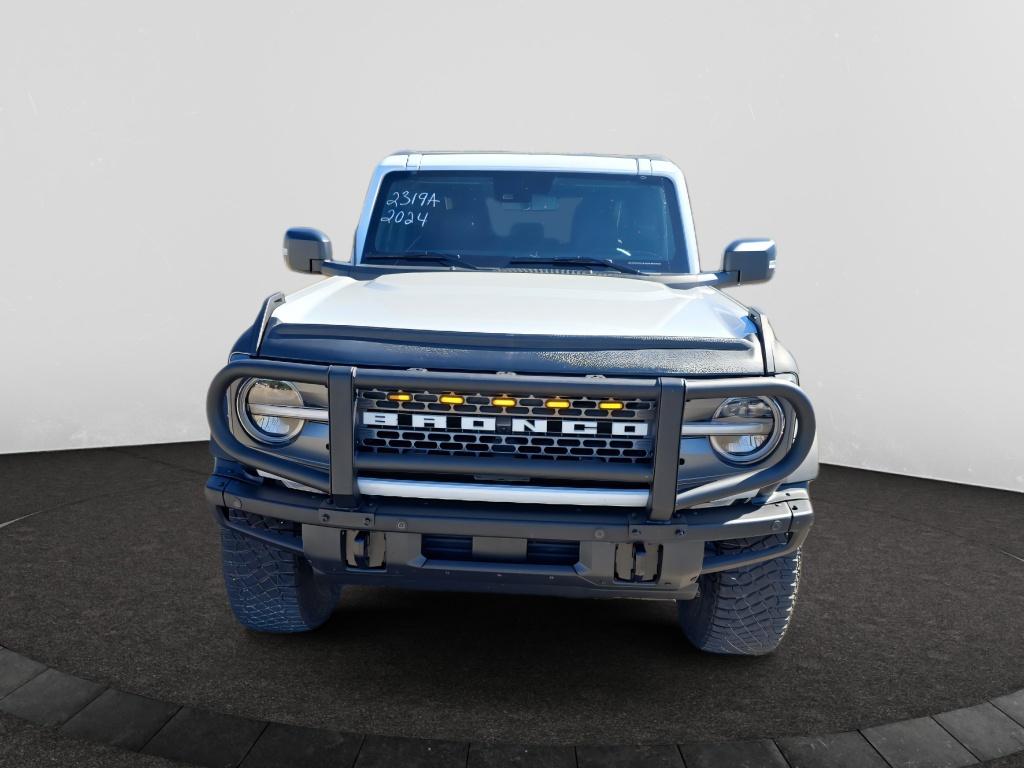 2024 Ford Bronco Badlands photo 2