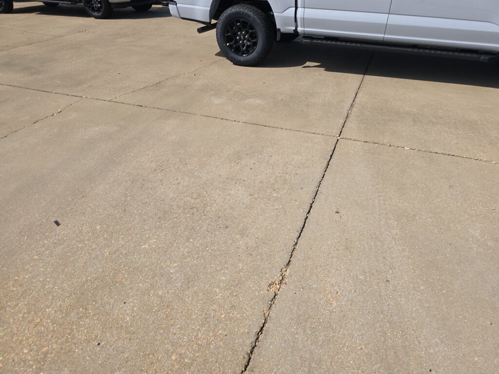 2025 Ford F-150 XLT photo 4