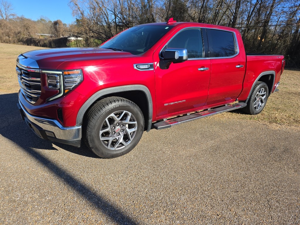 2022 GMC Sierra 1500 SLT's photo