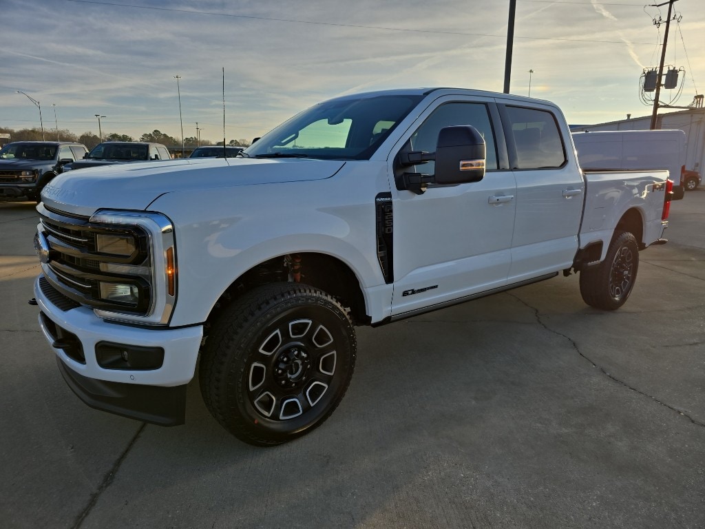 2026 Ford F-250 Super Duty Platinum's photo