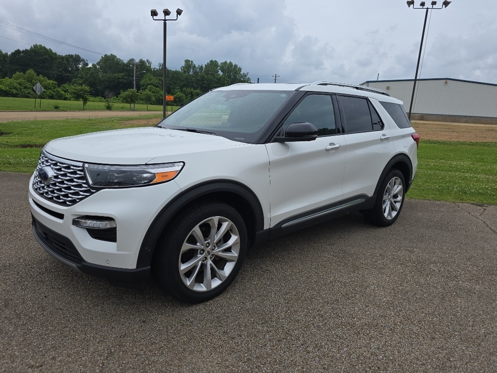 2023 Ford Explorer Platinum 4WD's photo