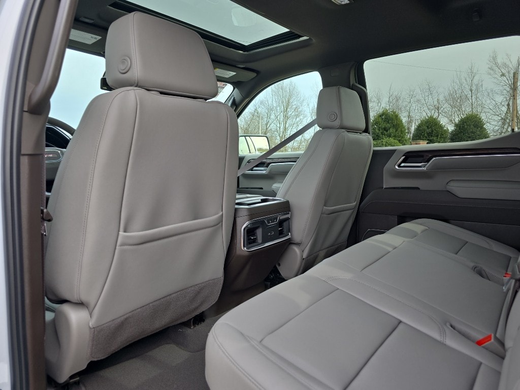 2026 GMC Sierra 1500 SLT - Photo 10