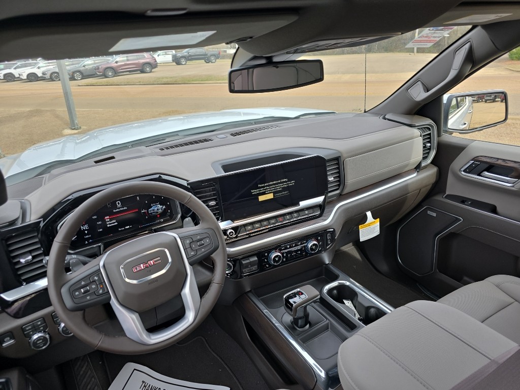 2026 GMC Sierra 1500 SLT - Photo 9