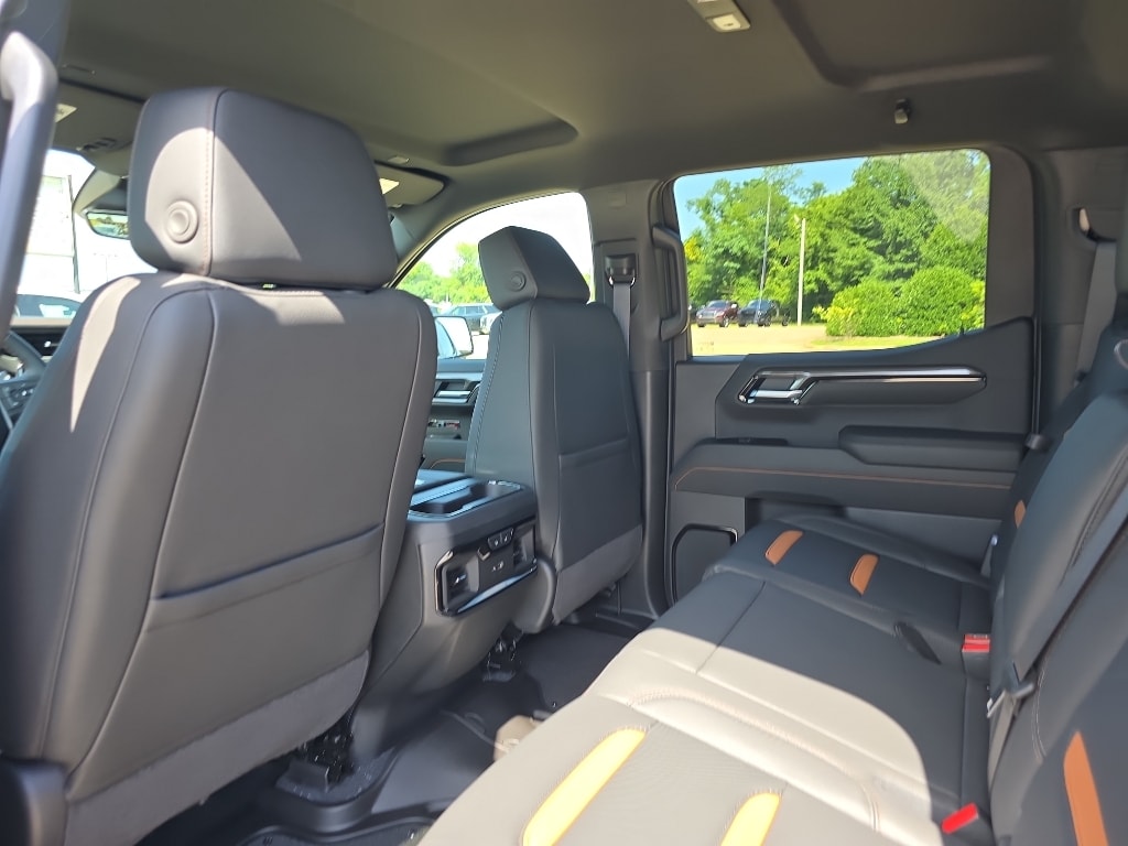 2026 GMC Sierra 1500 AT4 - Photo 10