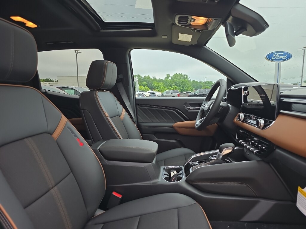 2026 GMC Canyon AT4 - Photo 11