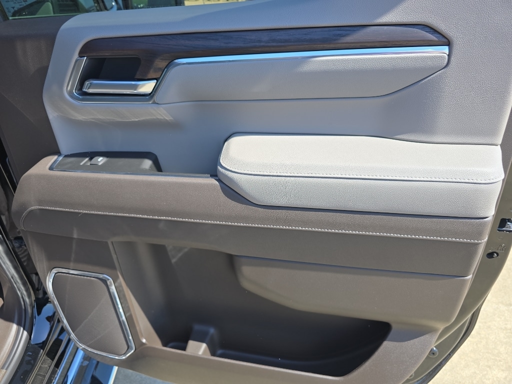 2026 GMC Sierra 1500 SLT - Photo 18