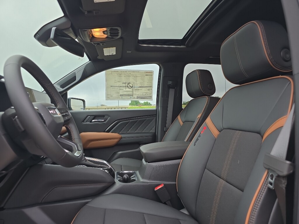 2026 GMC Canyon AT4 - Photo 17