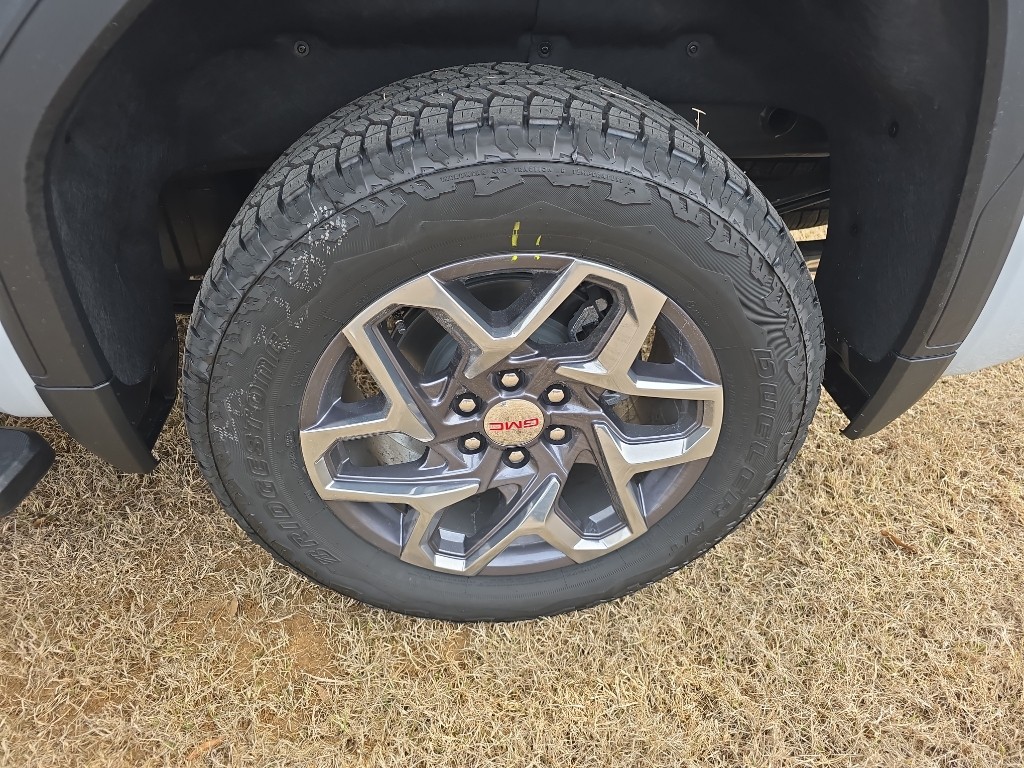 2026 GMC Sierra 1500 SLT - Photo 12