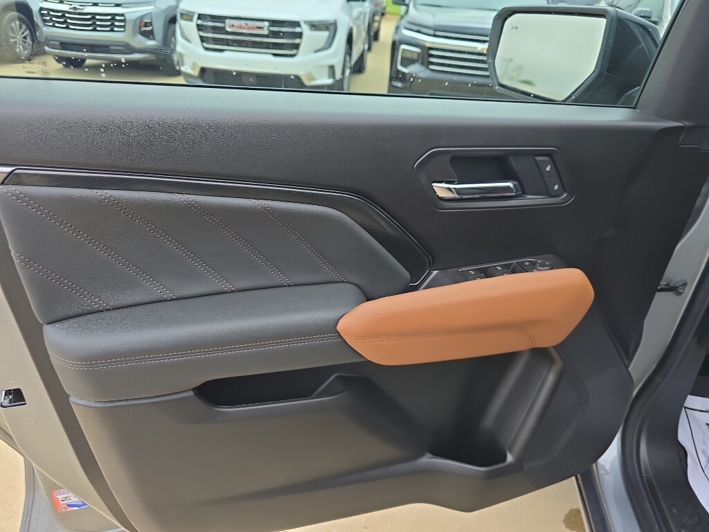 2026 GMC Canyon AT4 - Photo 15