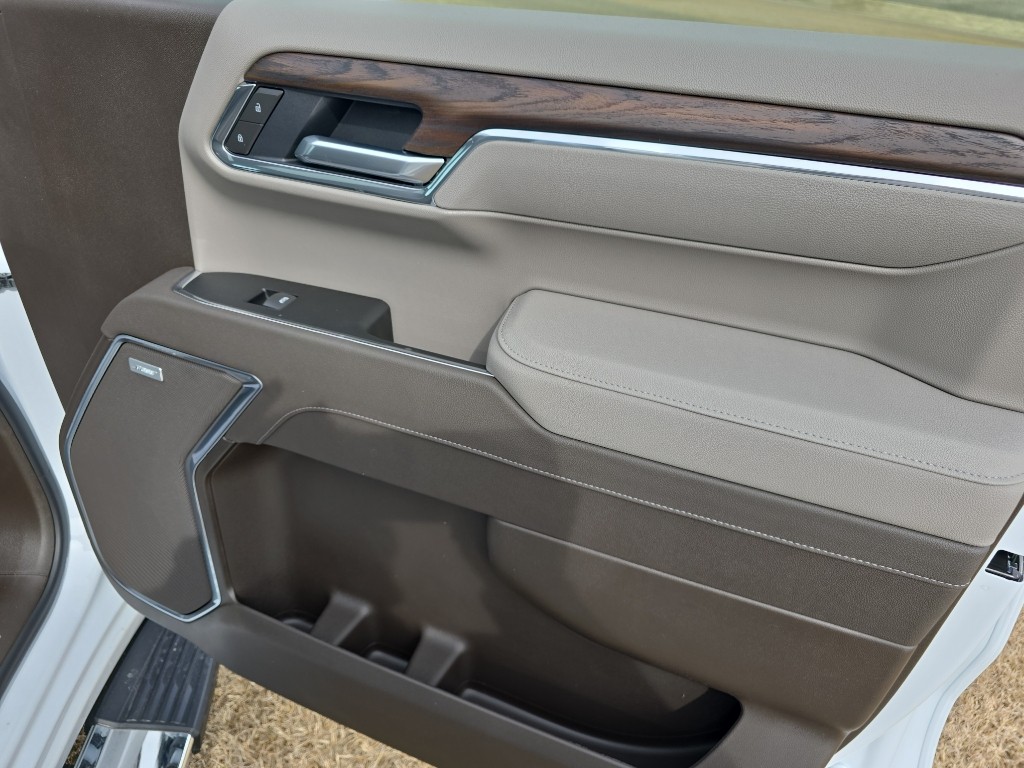2026 GMC Sierra 1500 SLT - Photo 14