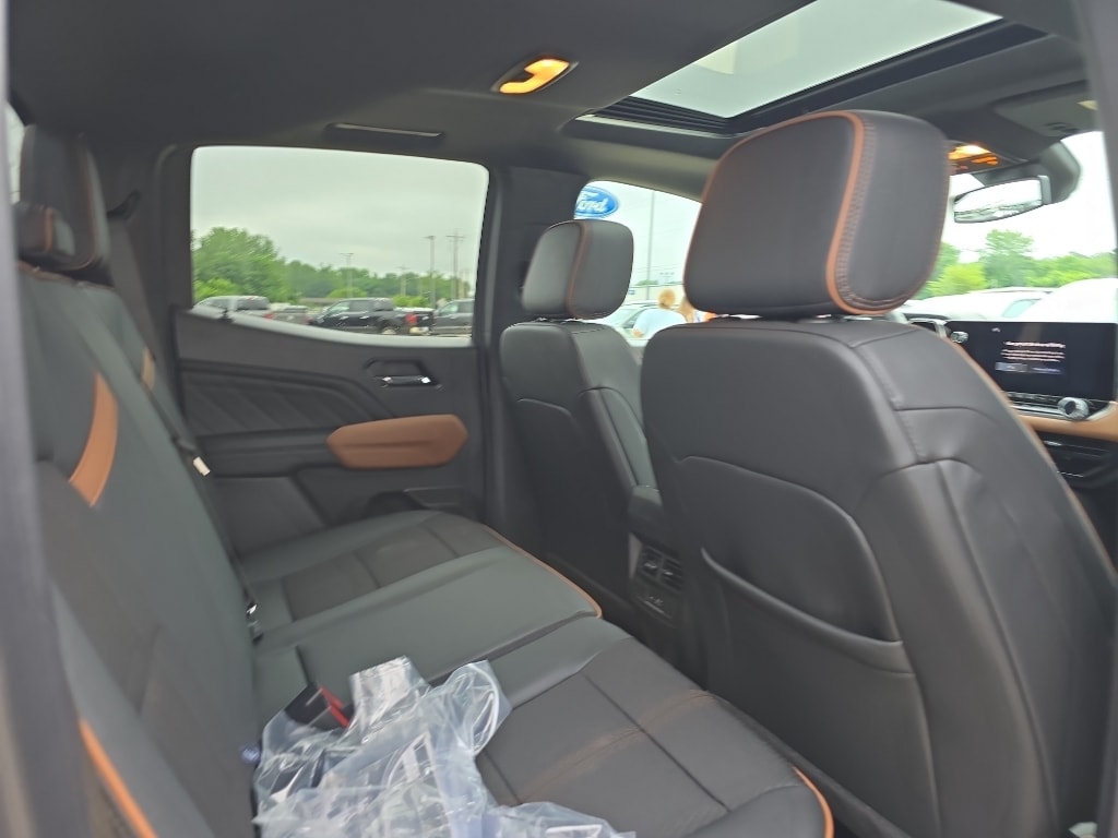 2026 GMC Canyon AT4 - Photo 13