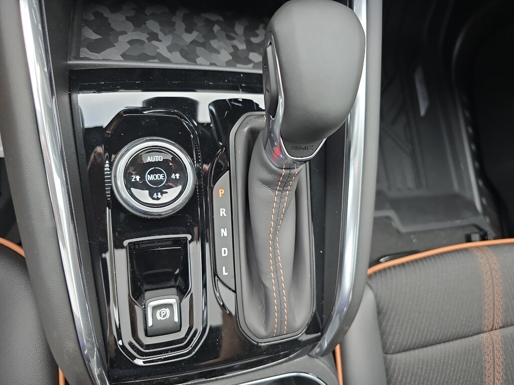 2026 GMC Canyon AT4 - Photo 22