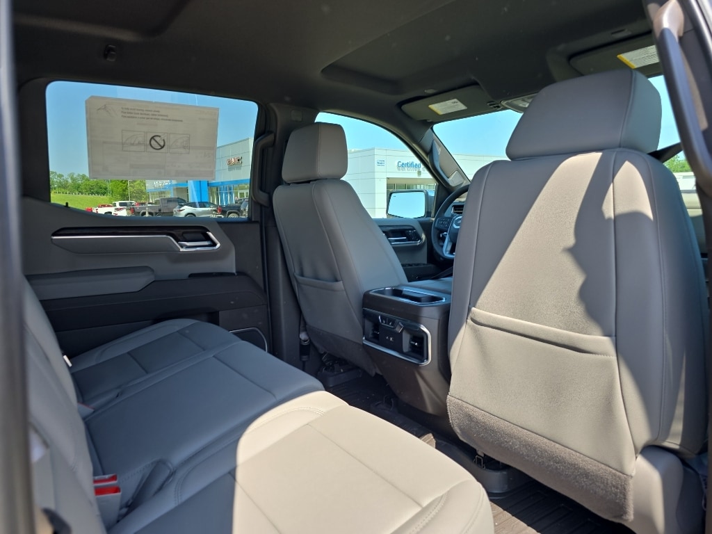 2026 GMC Sierra 1500 SLT - Photo 17