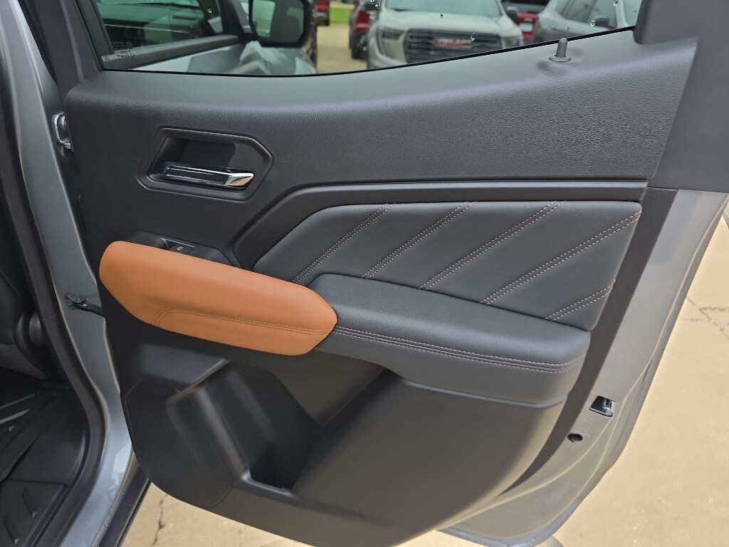 2026 GMC Canyon AT4 - Photo 14